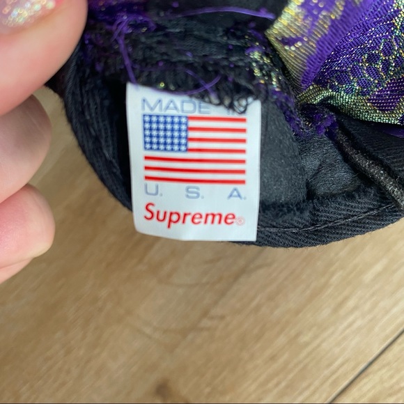 Supreme USA Unisex Eastern Floral Mettalic Threaded Spellout Snapback Hat - Picture 4 of 5